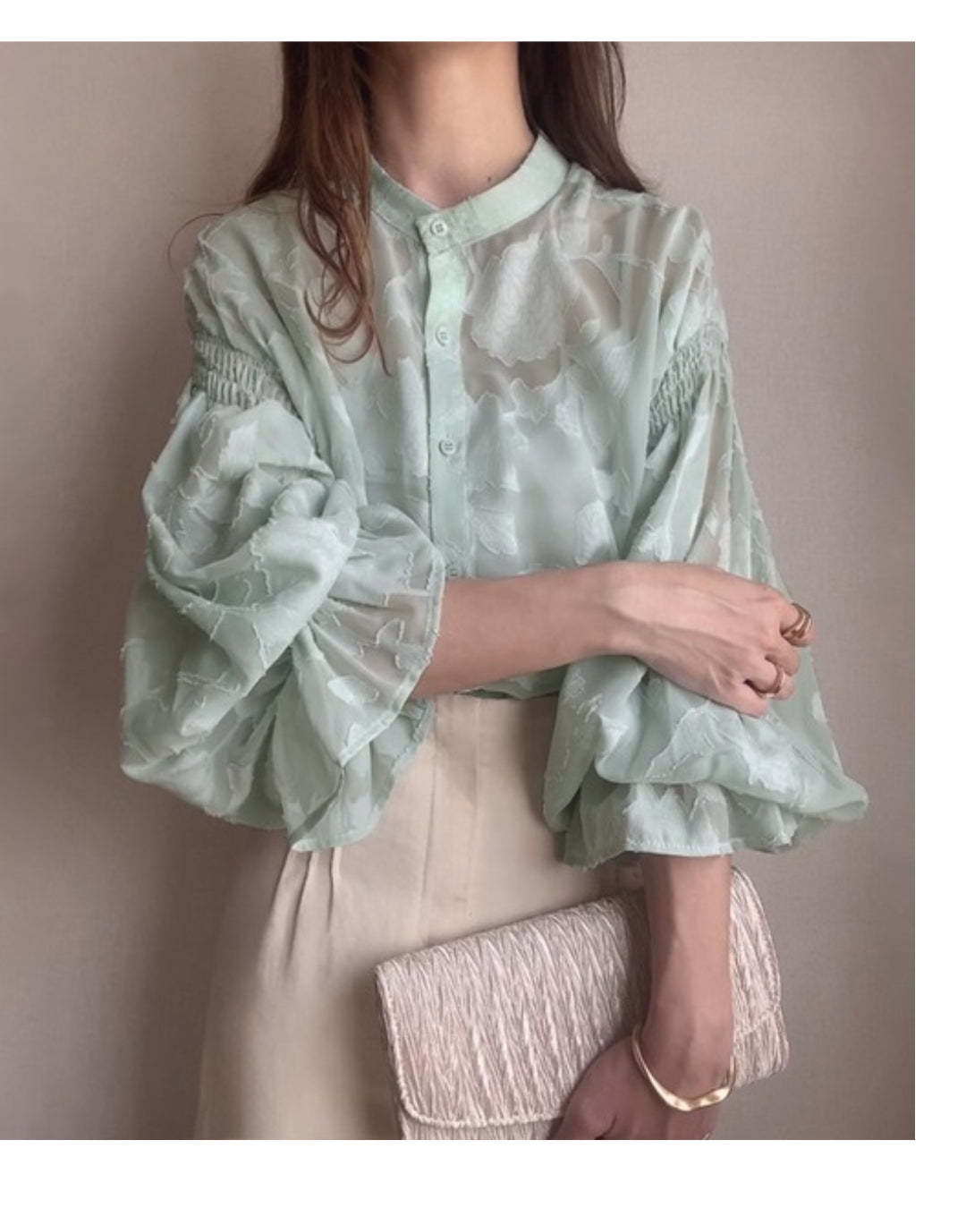 花刺繍シフォンブラウス【ふんわり優雅なシルエット】