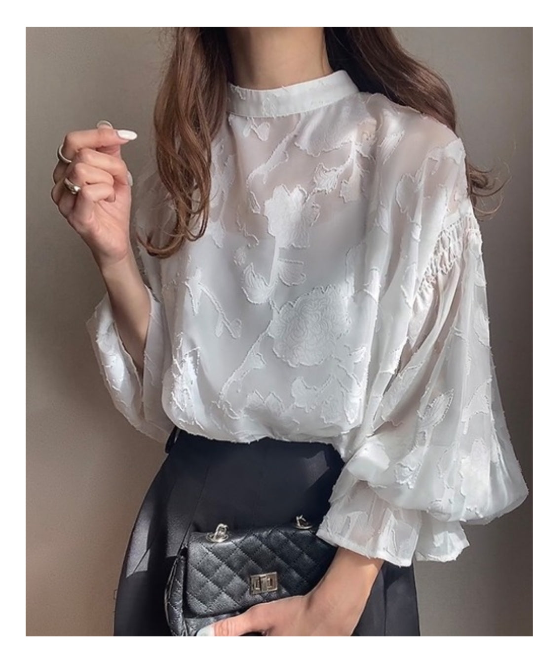 花刺繍シフォンブラウス【ふんわり優雅なシルエット】