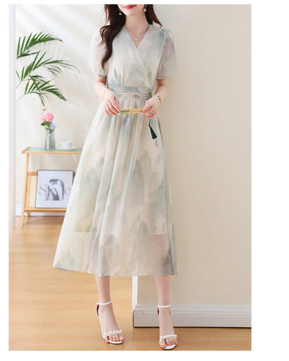 水彩風シフォンワンピース【やさしく揺れて、涼しげに華やぐ】