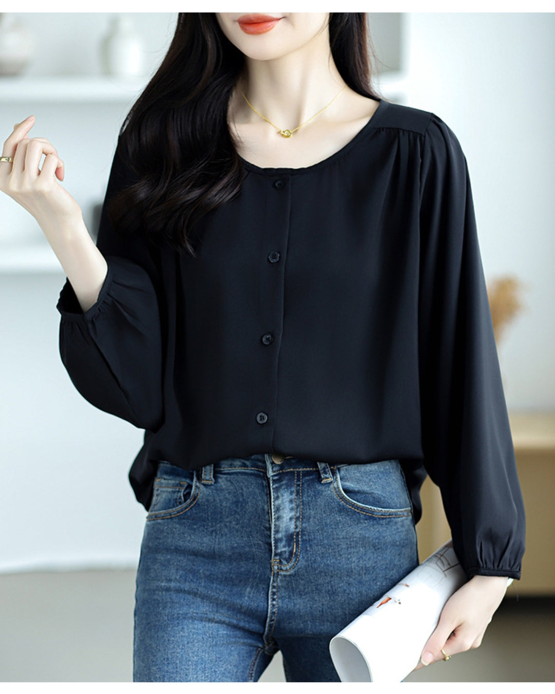 前ボタンシフォンブラウス【上品＆軽やかさを纏う】
