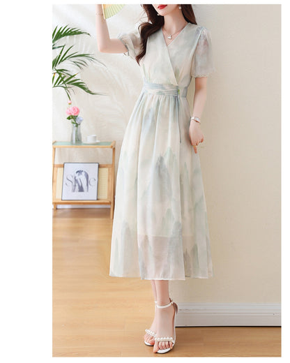 水彩風シフォンワンピース【やさしく揺れて、涼しげに華やぐ】