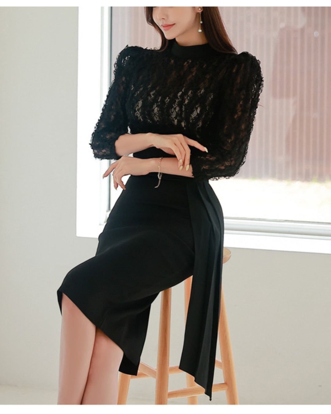 切替レース七分袖タイトワンピ【美しさを引き締める計算された“黒”】