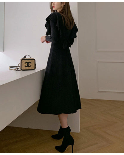 ショルダーフリルニットワンピース【ふんわり肩フリルで魅せる】