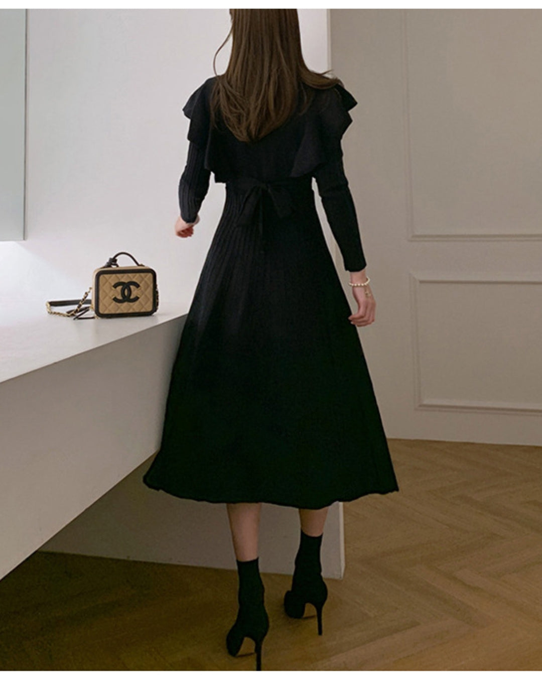 ショルダーフリルニットワンピース【ふんわり肩フリルで魅せる】