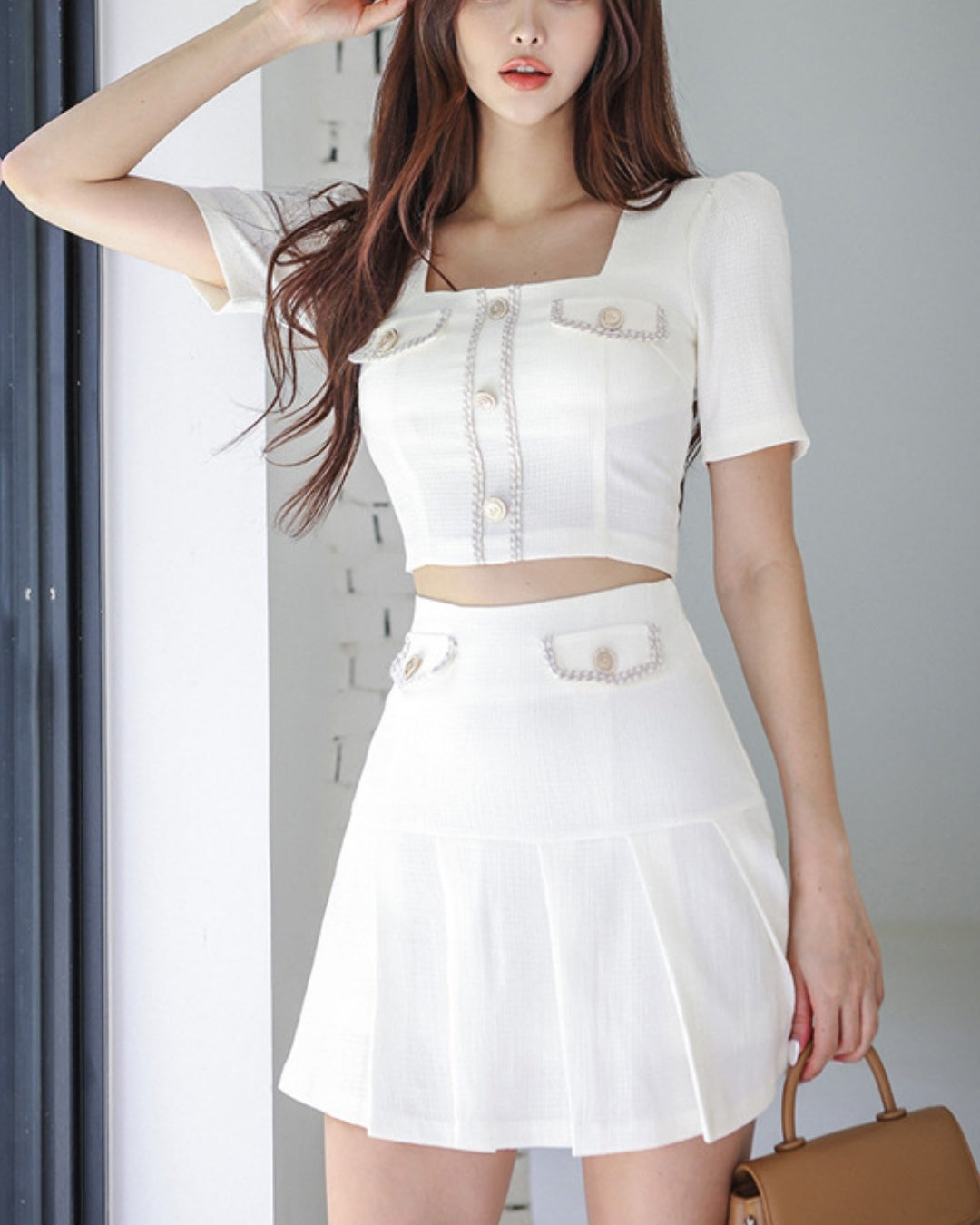 アイボリーワンピ風セットアップ【甘さを抑えた“知的フェミニン”】