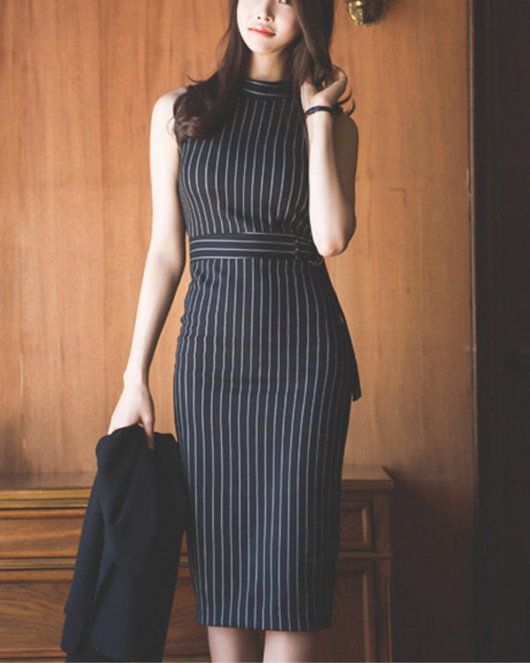 ストライプタイトドレス【計算された縦ライン大人モードの品格】