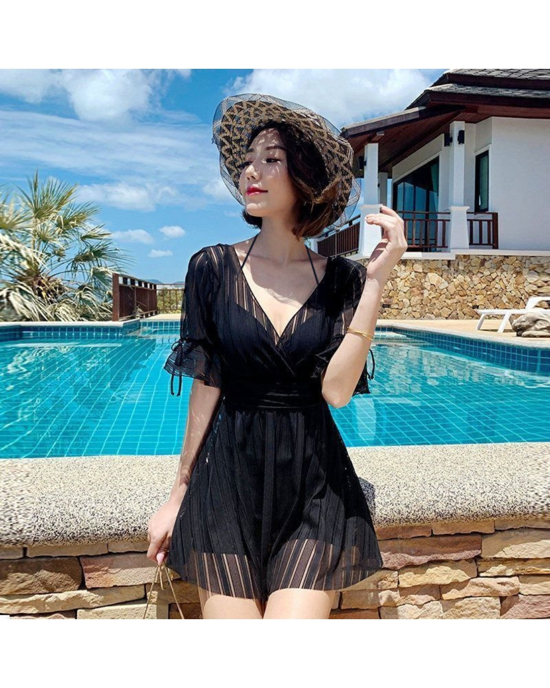 Vネックワンピース水着（体型カバー＆着痩せ効果）