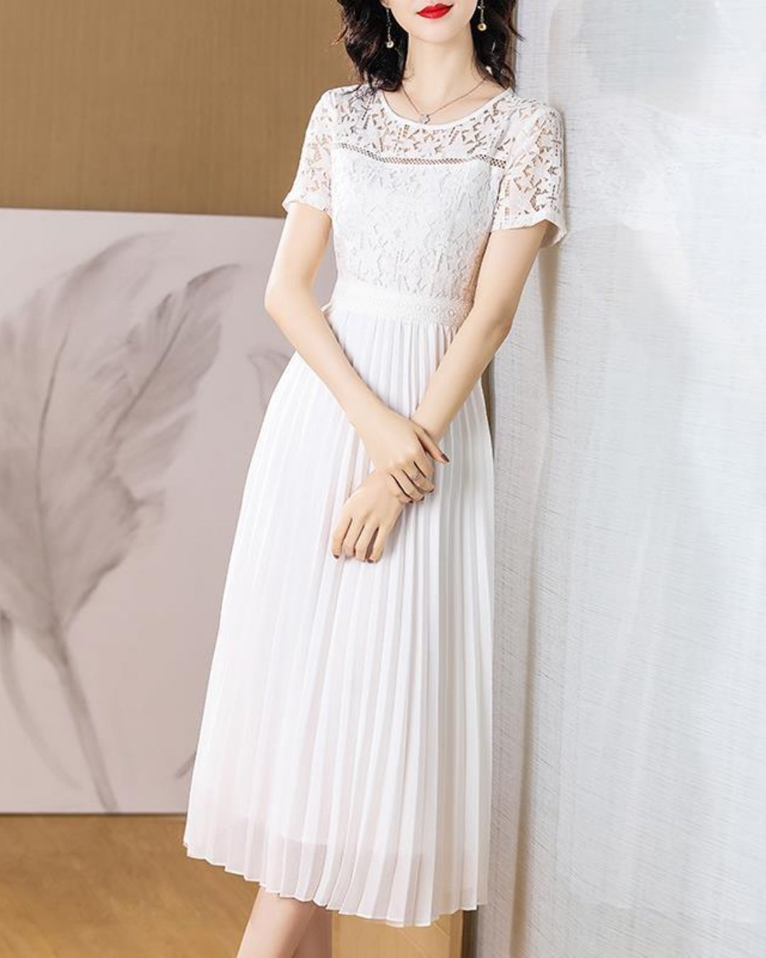 上品レースプリーツワンピース【気品漂うシルエットで、美しく魅せる】