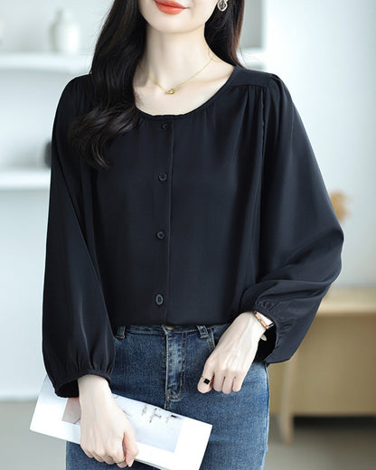 前ボタンシフォンブラウス【上品＆軽やかさを纏う】