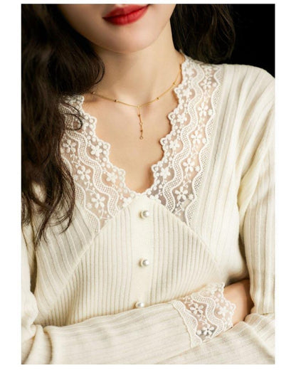 レースリブニット【繊細レースが引き立つ、大人フェミニンな佇まい】
