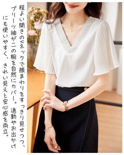 Ｖネック刺繍シフォンブラウス【胸元きらめきで、上品に華やぐ】