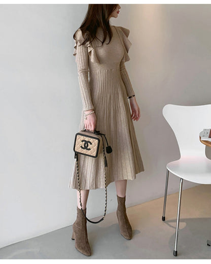 ショルダーフリルニットワンピース【ふんわり肩フリルで魅せる】