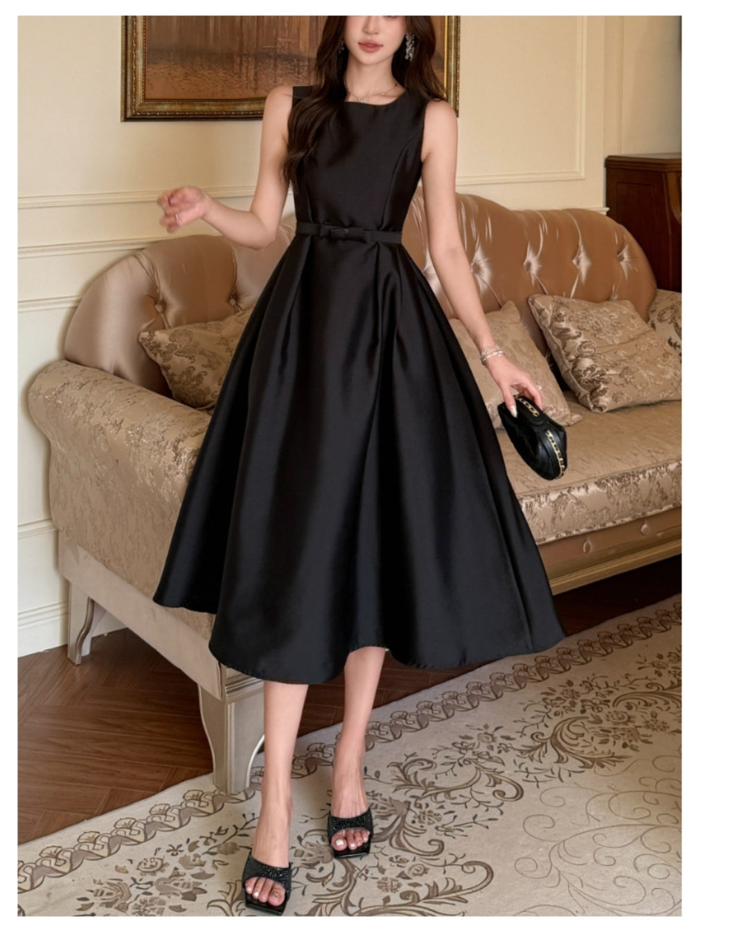 サテン調ノースリーブワンピ【美しさが、いちばん 映える“黒”】