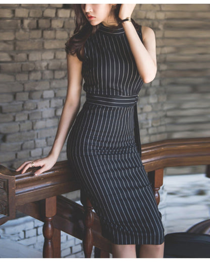 ストライプタイトドレス【計算された縦ライン大人モードの品格】
