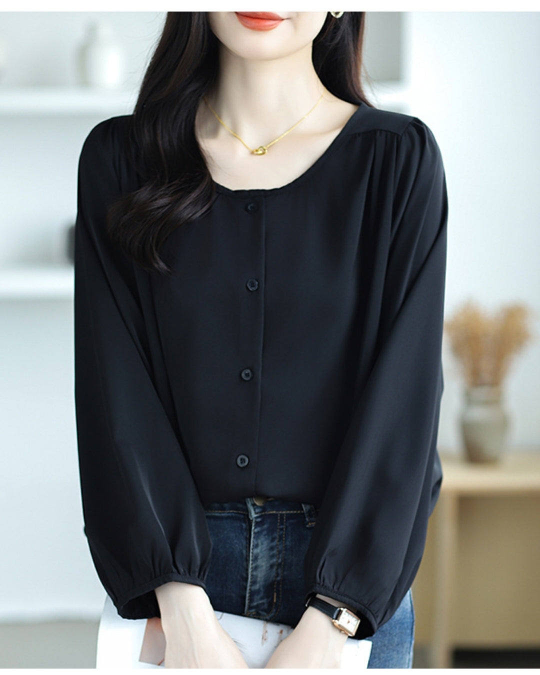 前ボタンシフォンブラウス【上品＆軽やかさを纏う】
