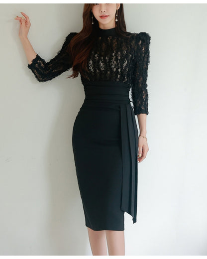 切替レース七分袖タイトワンピ【美しさを引き締める計算された“黒”】