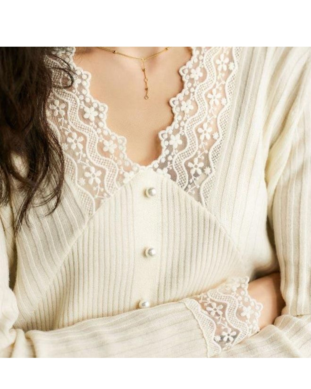 レースリブニット【繊細レースが引き立つ、大人フェミニンな佇まい】