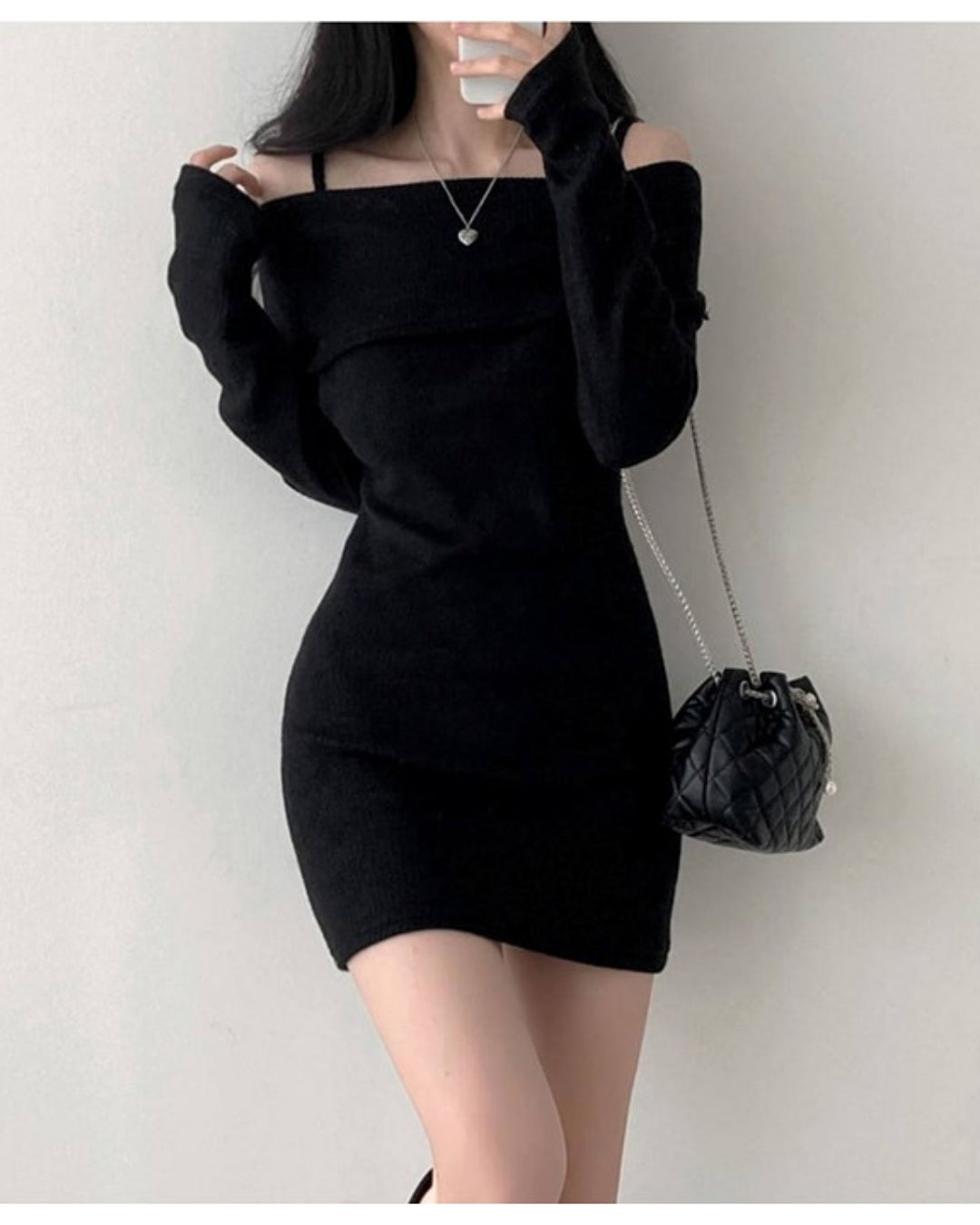 オフショルダーニットワンピース【洗練の肌見せで魅せる大人の