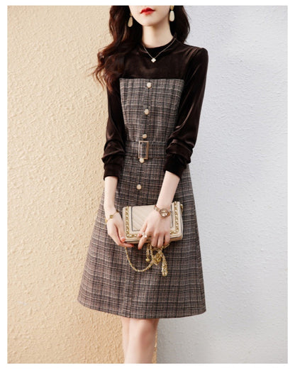 チェック柄スリムワンピース【なめらか質感で叶えるクラシカルスタイル】