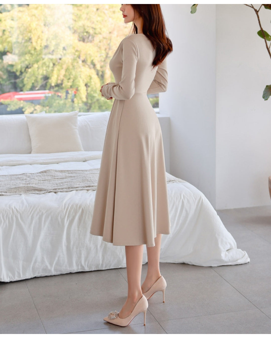 ボートネック長袖フレアワンピ【美しさが自然に整う計算された一着】