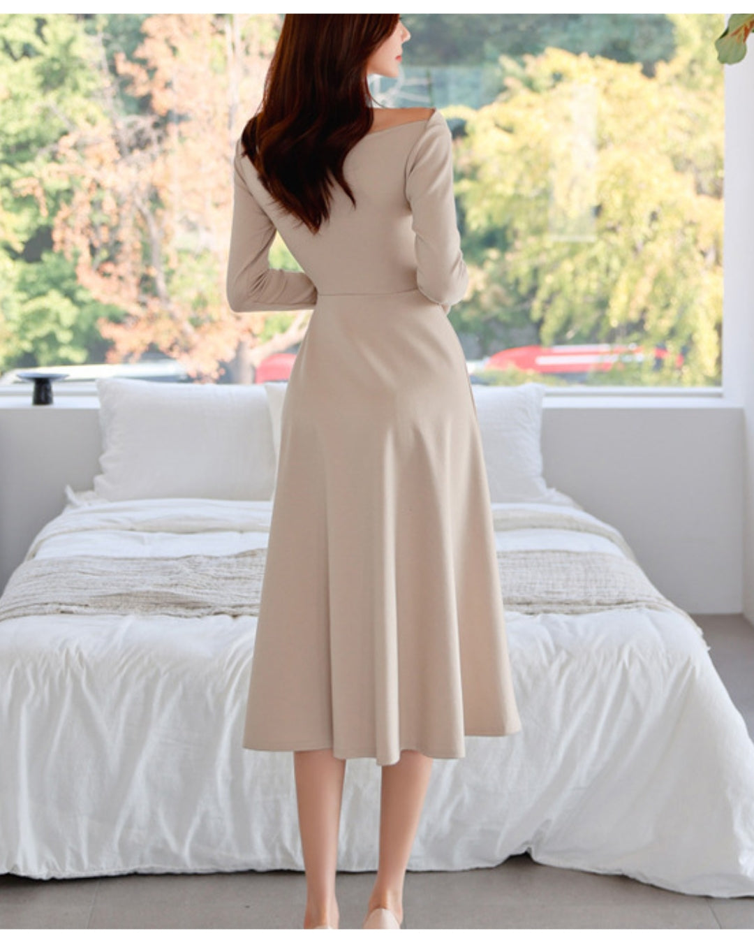 ボートネック長袖フレアワンピ【美しさが自然に整う計算された一着】