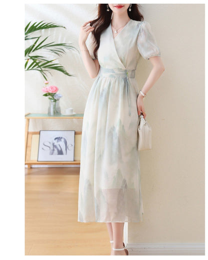 水彩風シフォンワンピース【やさしく揺れて、涼しげに華やぐ】