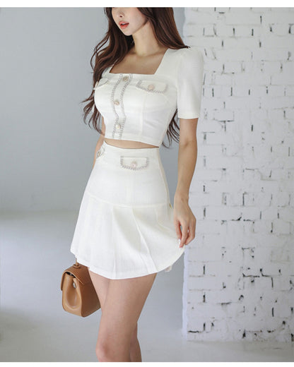 アイボリーワンピ風セットアップ【甘さを抑えた“知的フェミニン”】