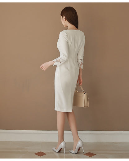 切替レース七分袖タイトワンピ【凛とした佇まいに女らしさを忍ばせる】