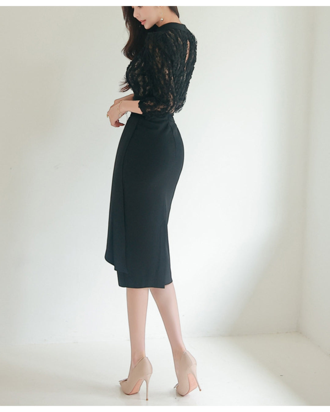 切替レース七分袖タイトワンピ【美しさを引き締める計算された“黒”】