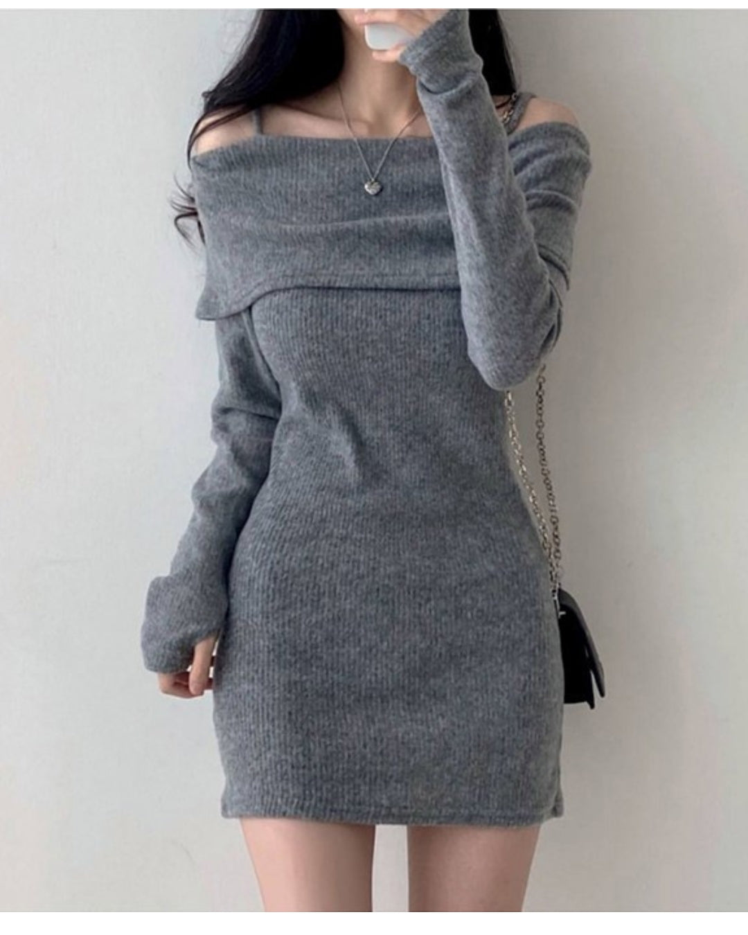 オフショルダーニットワンピース【洗練の肌見せで魅せる大人のエレガンス】