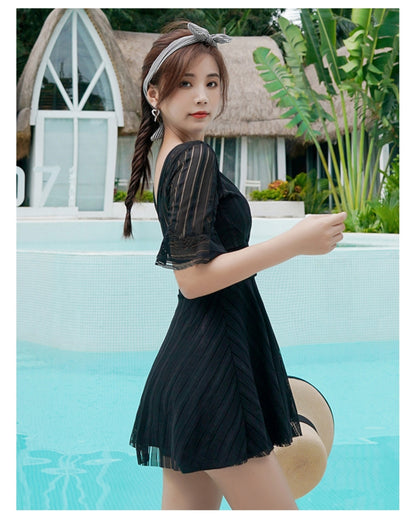 Vネックワンピース水着（体型カバー＆着痩せ効果）