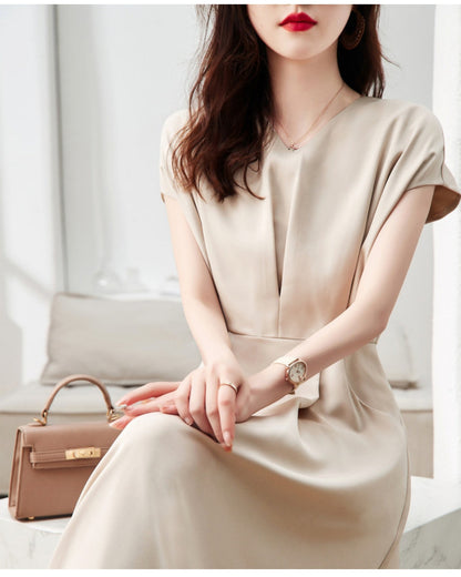 Vネックフレンチスリーブワンピース【しっとり上品、ライン美人】