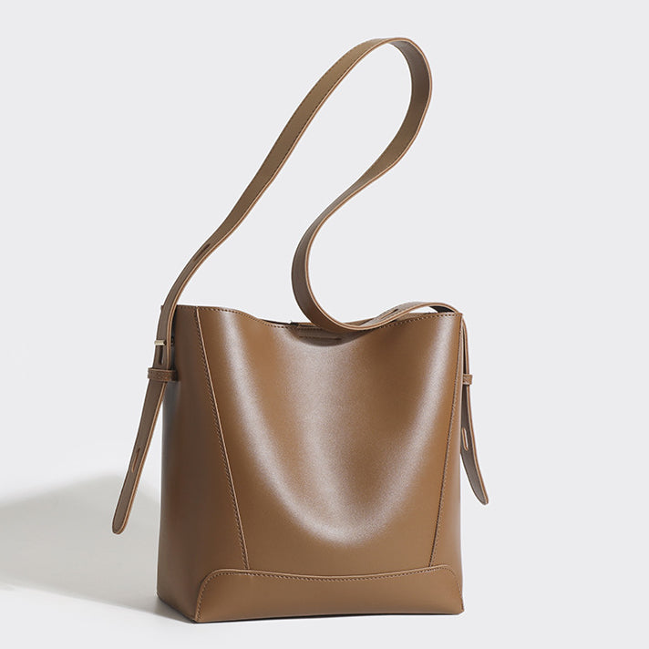 〈ミニマルデザイン〉レザートートバッグ【上質を日常に。持つだけで映える】