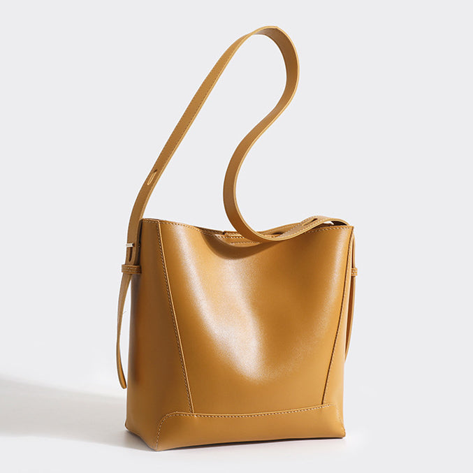 〈ミニマルデザイン〉レザートートバッグ【上質を日常に。持つだけで映える】